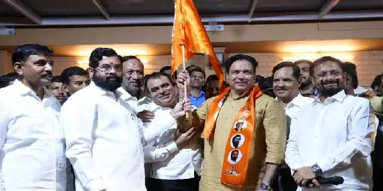 Maharashtra Politics News | mla shashikant shindes brother rushikant shinde joins shivsena